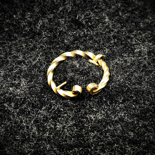 Brass Twist Penannular Brooch 1cm